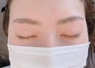 アイブロウ eyelash/eyebrow　salon Fika所属・水軒 朋美のマツエク・マツパデザイン