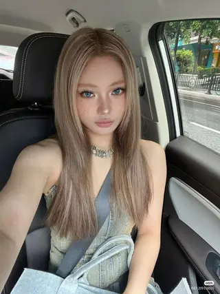 ロング 艶髪ハイトーンカラー 渋谷🎀ririkaのヘアスタイル