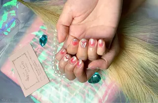 ネイル pink ladyサロン所属・べ にのネイルデザイン