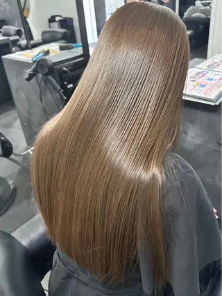 セミロング comeghead 琴音のヘアスタイル