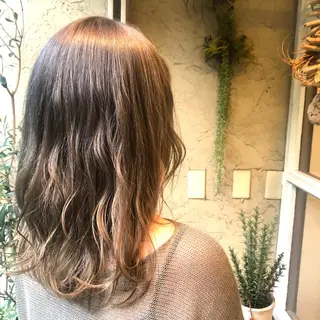 セミロング ニイムラ ミキのヘアスタイル
