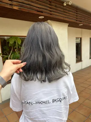 ミディアム カラー putri 川邉 優花のヘアスタイル