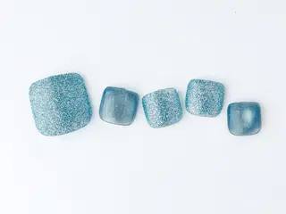 ネイル 早野 美菜子のネイルデザイン