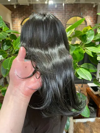 ロング カラー レイヤーカット 岩谷流星のヘアスタイル