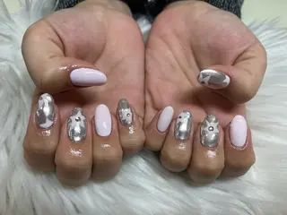 ネイル SOARE🤍 🤍のネイルデザイン