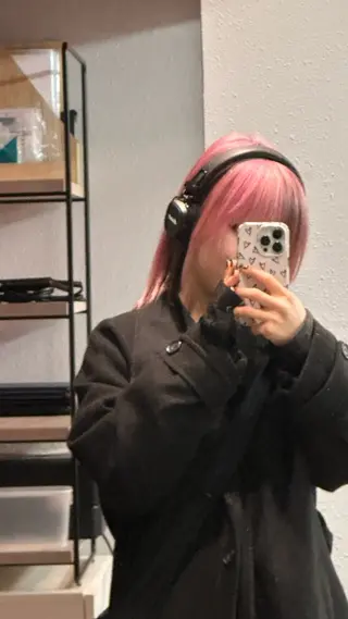 ミディアム 湖香 (コノカ)のヘアスタイル