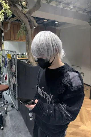 ショート カラー ravens デザインカラーのヘアスタイル