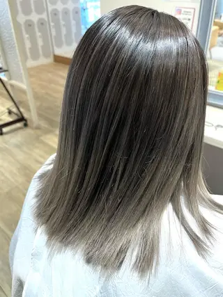 ミディアム カラー 中山 響希のヘアスタイル