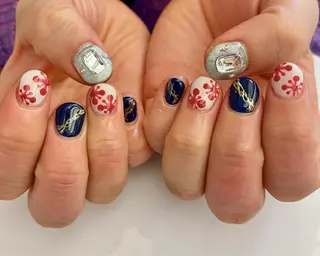 ネイル 安藤 彩乃のネイルデザイン