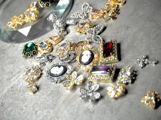 セミロング ONIKA Nail 青山通り店所属・ONIKA Nail 表参道A4徒歩2分のネイルデザイン