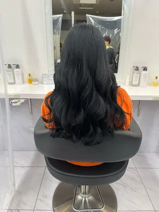 ロング 寒色＆ブリーチ特化 寒色MiOのヘアスタイル