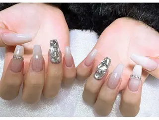 セミロング 戸井田 静香のネイルデザイン