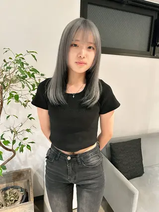 ミディアム カラー ✨艶ブリーチカラー ✨四ノ宮裕己のヘアスタイル