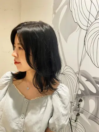 ミディアム カラー カジュアルを女っぽく 𝗮𝘆𝗮𝗰𝗼のヘアスタイル