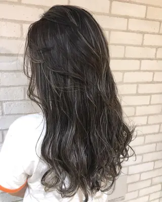 カラー she2.shinjuku所属・takumi Hのヘアスタイル