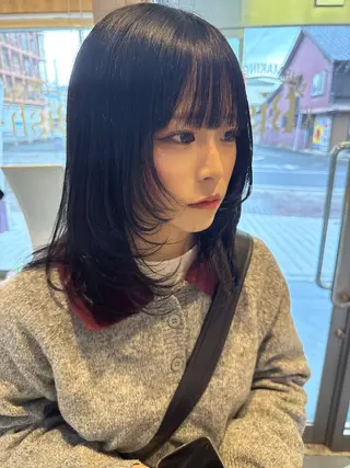 ミディアム カラー Bish Yanaのヘアスタイル