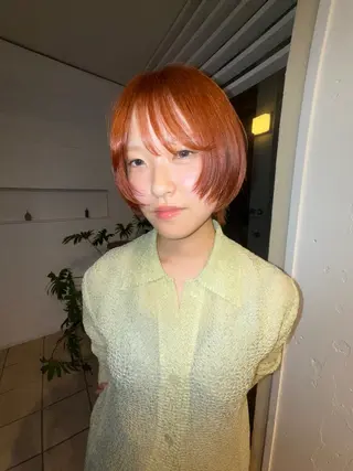ショート カラー YURiA レイヤー🫧暖色のヘアスタイル