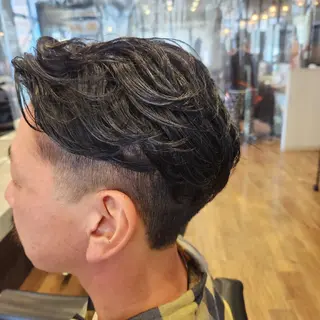 メンズ パーマ 橘　 莉穂のヘアスタイル