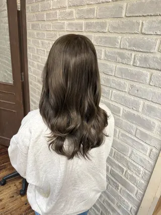 ロング カラー ｢韓国風カラー ｣サナのヘアスタイル
