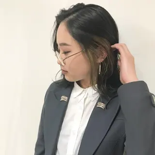 ミディアム カラー レイヤー/顔周り /AKARIのヘアスタイル