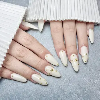 ネイル RAFFINE 月🦋🩵のネイルデザイン