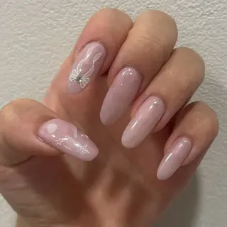 ネイル 𝑟𝑖𝑠𝑎 🕯‎🤍のネイルデザイン