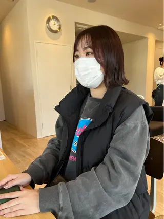 ミディアム カラー 渡辺 優のヘアスタイル