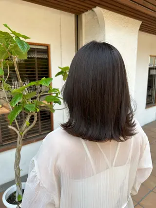 ミディアム カラー putri 川邉 優花のヘアスタイル