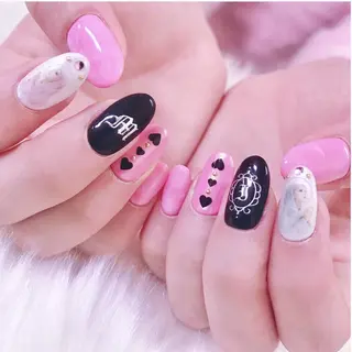 ネイル NOIROUGE所属・NOI ROUGEのネイルデザイン