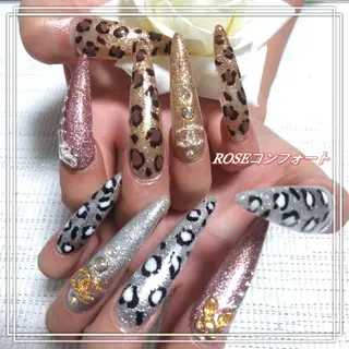 ネイル エステとネイル ローズコンフォートのネイルデザイン