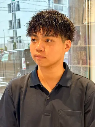 ショート パーマ メンズ ブリーチなしwカラー メンズパーマ新居見のヘアスタイル