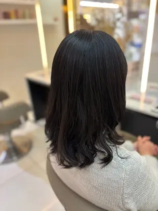 ミディアム Iris by artina 武蔵小杉店【イリス バイ アルティナ】所属・🎼レイヤー/顔周り カット/nene♬のヘアスタイル