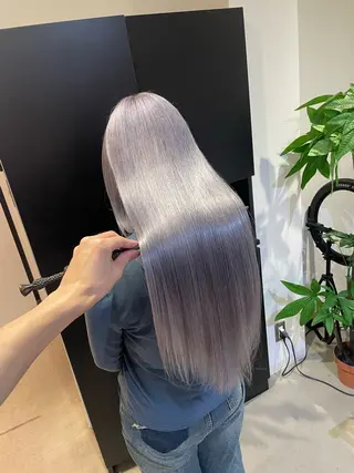 カラー youres hair 新宿3丁目店所属・🍫ハイトーン✖︎ 髪質改善🍫柴田のヘアスタイル