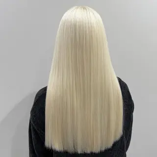 ロング カラー ヘアメイク アン/ ブリーチカラーのヘアスタイル