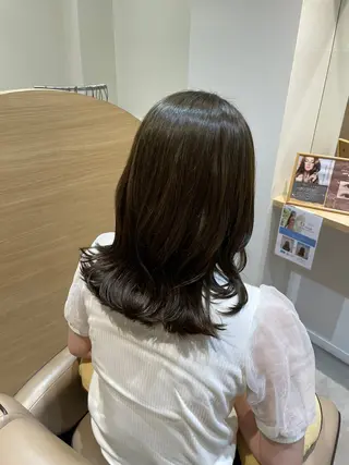 セミロング カラー MIKU .のヘアスタイル