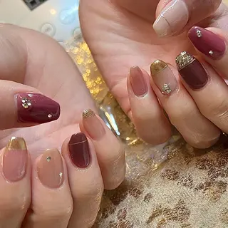 ミディアム ネイル H🌺 NAILのネイルデザイン