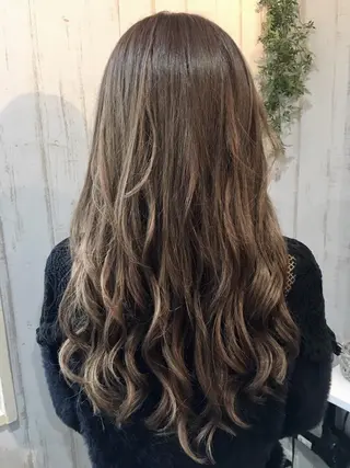 ロング カラー パーマ 大阪レミーエクステ チビ編み込みのヘアスタイル