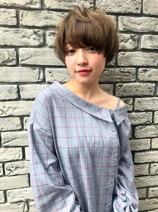 ショート カラー 羽田 ひろむのヘアスタイル