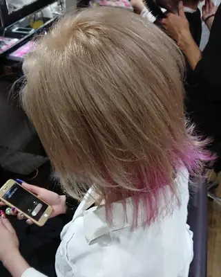 ショート カラー 東心斎橋🌏豆柴 🐾倶楽部のヘアスタイル