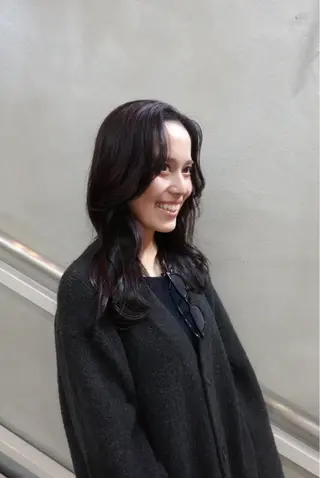 ロング カラー 佐藤 永夏のヘアスタイル