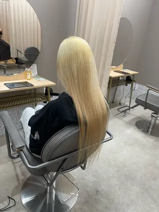 ロング TELAHAIR上福岡所属・✨透明感カラー✨ 🌈ブリーチカラーのヘアスタイル