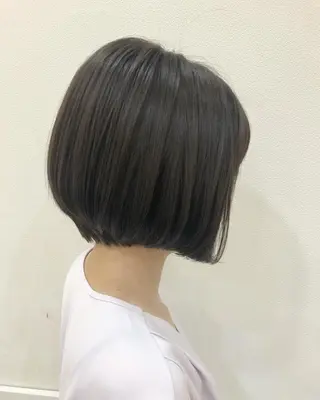 ショート カラー パーマ 内田温子大人女性 ハイライト、ボブのヘアスタイル