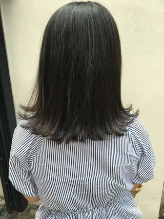 ミディアム カラー THE DAY所属・AKI HASHIMOTOのヘアスタイル