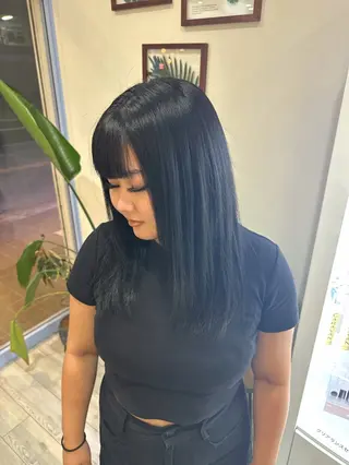 ミディアム elf 麻由奈のヘアスタイル