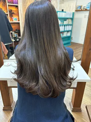 カラー Hina/Lino /WESTのヘアスタイル