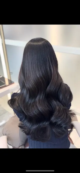 セミロング 𝐑𝐞𝐨/透明感 𝐜𝐨𝐥𝐨𝐫のヘアスタイル