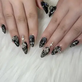 ネイル ❤️💛🩵京橋 痛ネイル⭐️3Dのネイルデザイン