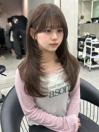 ミディアム カラー ヘアアレンジ fumika🎀 ベージュのヘアスタイル