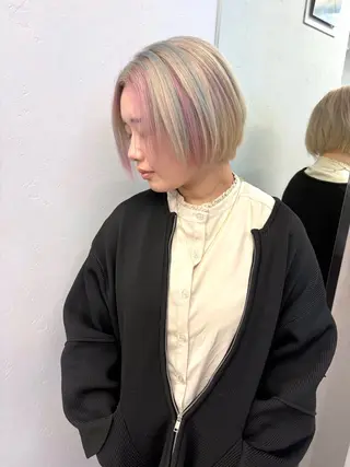ショート カラー ukyo/カラー/ ブリーチ/ハイライトのヘアスタイル