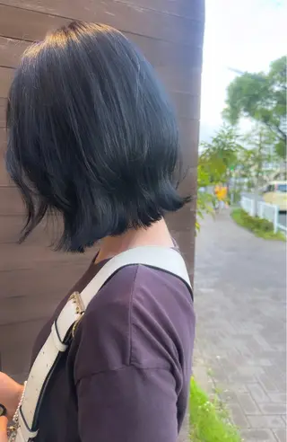 ミディアム カラー 綿貫 結香のヘアスタイル